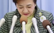 記者会見の冒頭、混乱を招いたと謝罪をする日本未来の党の嘉田代表（26日午後、滋賀県庁）=共同