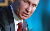 ロシアのプーチン大統領は安倍首相に「建設的な対話」を呼びかけた(2012年12月、モスクワ)=ロイター