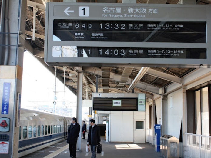 消えるパタパタ音 新幹線駅のパネル式表示板撤去 日本経済新聞 消えるパタパタ音 新幹線駅のパネル式表示板撤去 日本経済新聞