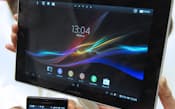 NTTドコモが発表した「Xperia Tablet Z」（上）と「Xperia Z」