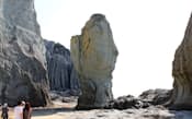 ジオパーク認定を目指す下北半島・仏ケ浦の奇岩群(青森県佐井村)