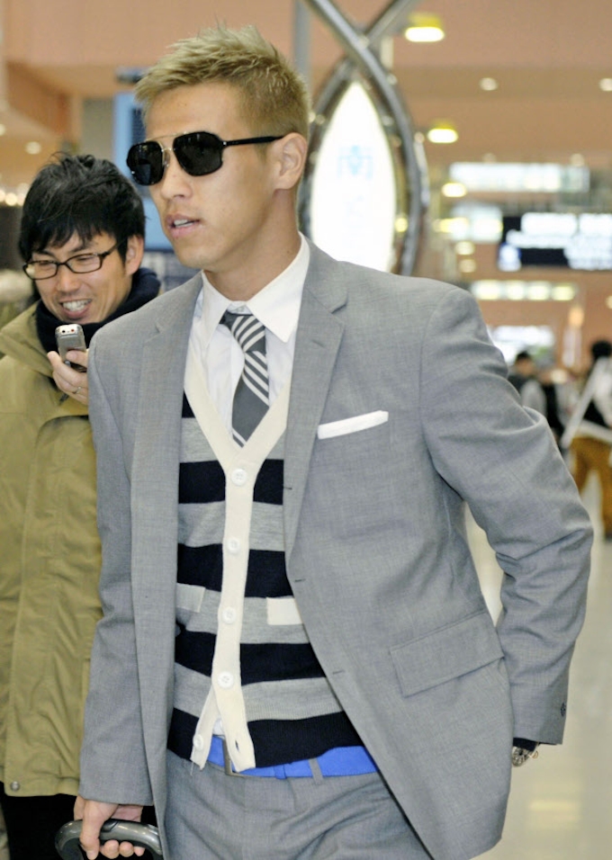 日本代表の香川 本田らが帰国 ラトビア戦に向け 日本経済新聞