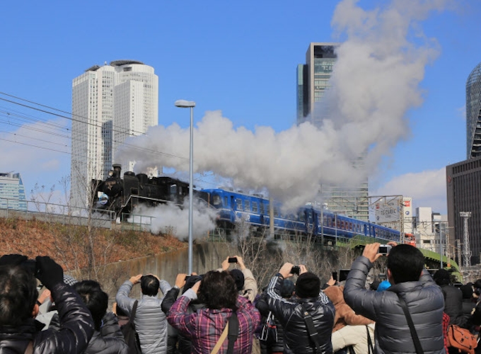 Sl C56 名古屋中心部走る 2日で10人乗車 日本経済新聞