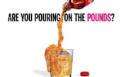 注いだソーダが脂肪の塊に…(ニューヨーク市の啓発ポスター)