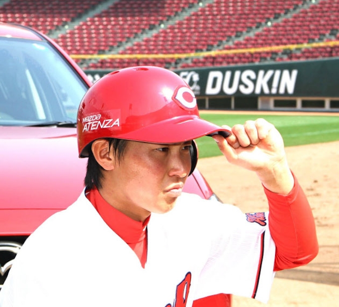 広島の赤ヘル アテンザ 色に マツダの塗装技術で 日本経済新聞