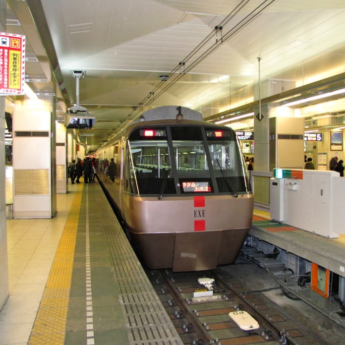 地下鉄にアンテナ 列車に無線lan スマホ対応急ぐ鉄道各社 日本経済新聞 地下鉄にアンテナ 列車に無線lan スマホ対応急ぐ鉄道各社 日本経済新聞