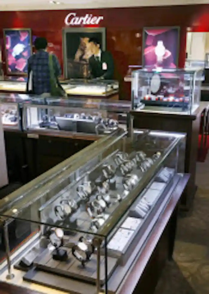 シャネル カルティエ 高級ブランド値上げの春 日本経済新聞