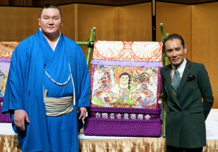 横綱白鵬に新たな化粧まわし 片岡鶴太郎さんデザイン 日本経済新聞 横綱白鵬に新たな化粧まわし 片岡鶴太郎さんデザイン 日本経済新聞