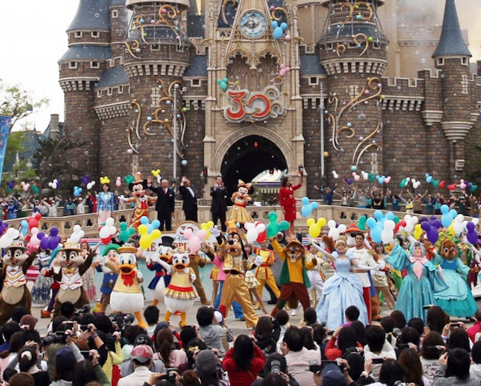 東京ディズニーランド30周年 開園前に1万5000人 日本経済新聞