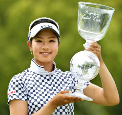 森田理香子がツアー4勝目 中京女子ゴルフ 日本経済新聞