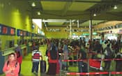 マレーシア・クアラルンプール郊外のLCC専用ターミナルは、東南アジア各国からの観光客でにぎわう