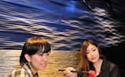 大阪市北区の「グランフロント大阪」にあるレストラン「近大卒の魚と紀州の恵み　近畿大学水産研究所」では、近畿大学が養殖したマグロを食べられる