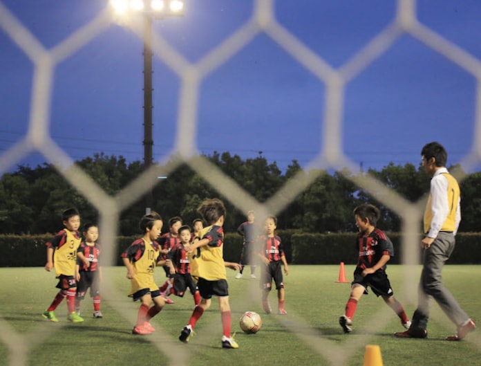 レアル ミラン 欧州名門チームが日本でスクール 日本経済新聞 レアル ミラン 欧州名門チームが日本でスクール 日本経済新聞