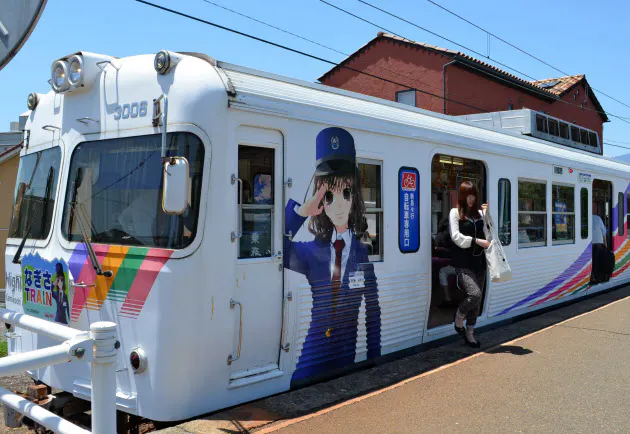 萌え鉄 列車 全国で発車 車体に美少女イラスト Nikkei Style 萌え鉄 列車 全国で発車 車体に美少女イラスト Nikkei Style
