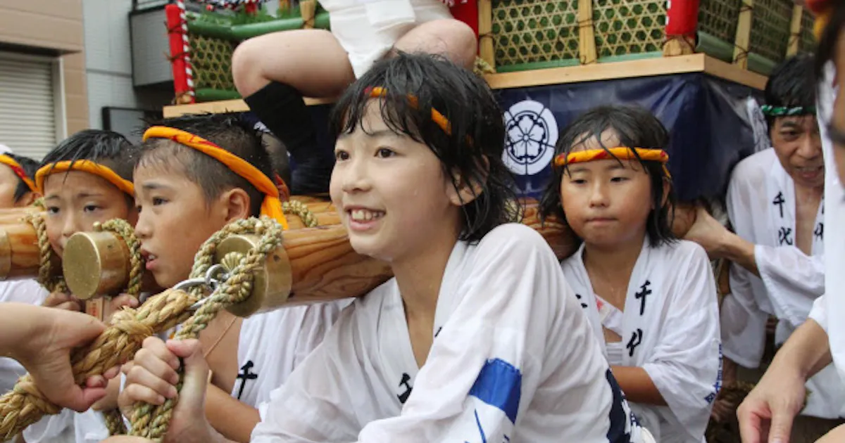女人禁制の神事に変化 博多祇園山笠 日本経済新聞 女人禁制の神事に変化 博多祇園山笠 日本経済新聞