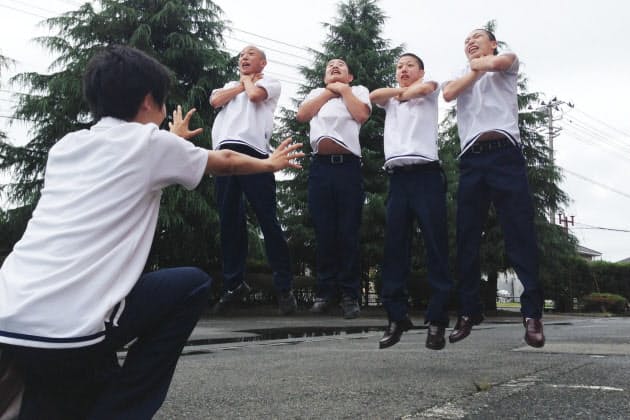 女子高生が夢中のトリック写真 Iphoneで挑戦 Nikkei Style 女子高生が夢中のトリック写真 Iphoneで挑戦 Nikkei Style