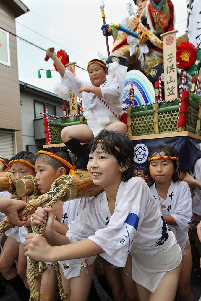 山笠 熱い博多の夏 日本経済新聞 山笠 熱い博多の夏 日本経済新聞
