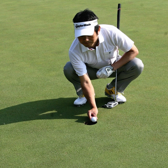 論理的にグリーンを読めば5打は縮まる 2 日本経済新聞 論理的にグリーンを読めば5打は縮まる 2 日本経済新聞