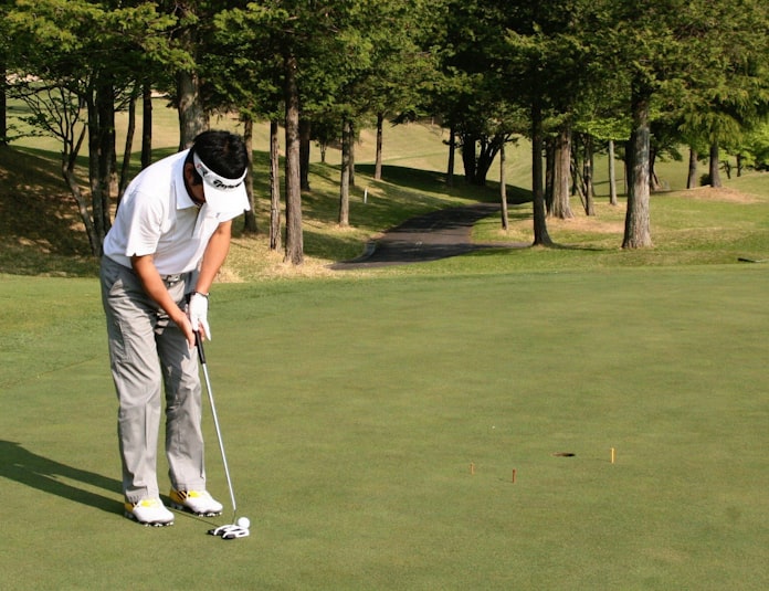 論理的にグリーンを読めば5打は縮まる 2 日本経済新聞 論理的にグリーンを読めば5打は縮まる 2 日本経済新聞