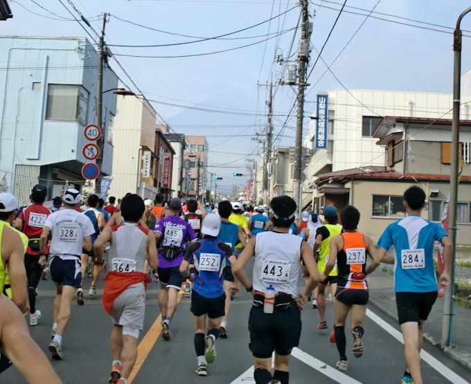 マラソン勝利のヒント 富士登山競走に見た 日本経済新聞