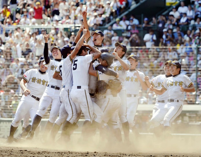 前橋育英高 22年ぶり初出場優勝 全国高校野球決勝 日本経済新聞 前橋育英高 22年ぶり初出場優勝 全国高校野球決勝 日本経済新聞
