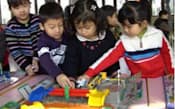 中国で一人っ子政策の見直しが焦点になっている(上海の幼稚園)