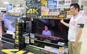 家電量販店各社は4Kテレビを一押しで販売している(ビックロ・ビックカメラ新宿東口店)