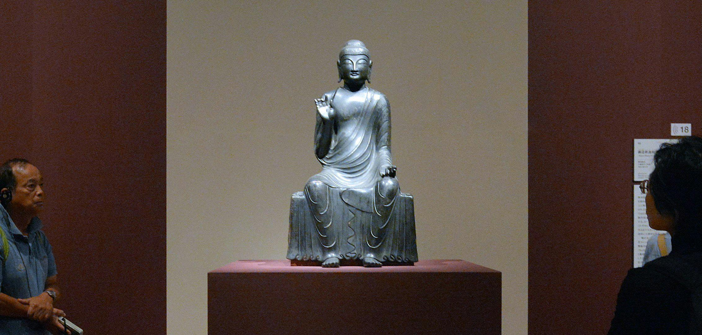 興福寺仏頭展 写真 日本経済新聞 興福寺仏頭展 写真 日本経済新聞