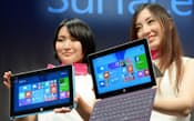 日本マイクロソフトが発表した新型タブレット端末「サーフェス2」(24日午後、東京都渋谷区)