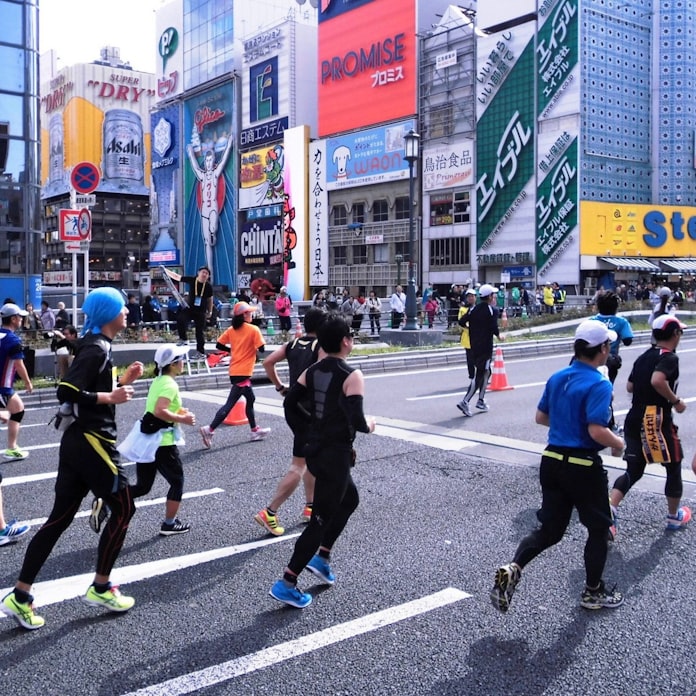 腰痛抱えマラソン連戦 終盤に いつもの私 日本経済新聞 腰痛抱えマラソン連戦 終盤に いつもの私 日本経済新聞
