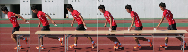 格好よく給水 マラソン快走につながるエイド活用術 日本経済新聞 格好よく給水 マラソン快走につながるエイド活用術 日本経済新聞