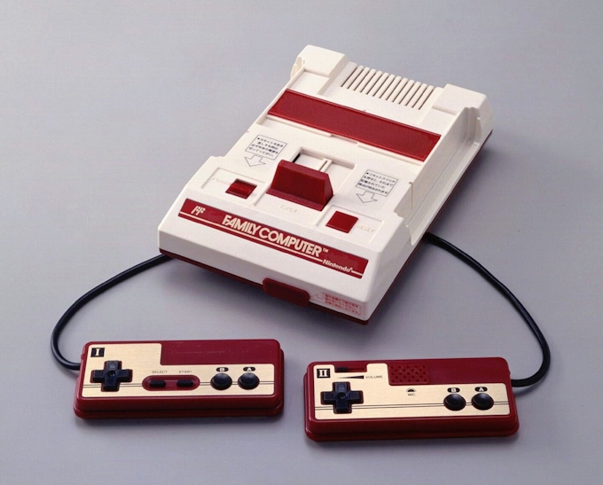 スマホに中年を誘う 初代 ドラクエ 起爆剤に 日本経済新聞