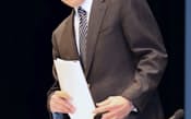 記者会見に臨むソニーの平井社長兼CEO(6日、東京都港区)