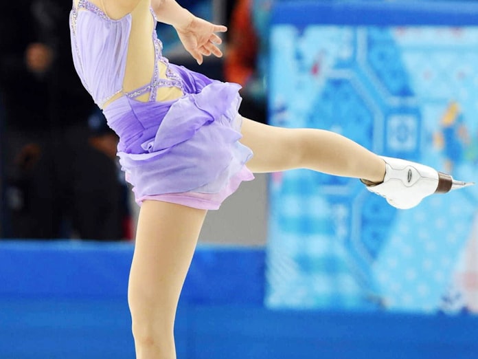 メダルの重圧か 浅田真央の信じられぬ連続ミス 日本経済新聞 メダルの重圧か 浅田真央の信じられぬ連続ミス 日本経済新聞