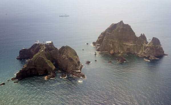 竹島での軍事訓練開始は、韓国が22日にGSOMIAの破棄を決めたのに続く安全保障上の措置となる=聯合・共同