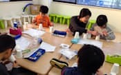 栄光HDの学童保育所ではオプションで理科実験のサービスも受けられる(川崎市の「アフタースクールワイズ武蔵新城」)