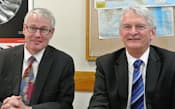 英政府の原子力規制室のピーター・アディソン主任検査官（右）と、ステークホルダー会合でのファシリテーターを務めるスティーブ・ロビンソン氏