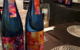 味からイメージした色と言葉でデザインした尾畑酒造の日本酒ボトル
