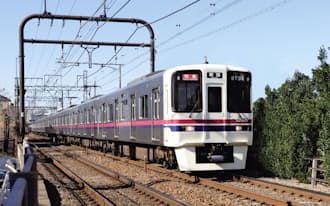 京王電鉄は国内の鉄道大手で初めてすべての営業列車をVVVFインバータ制御電車にした(写真は9000系)