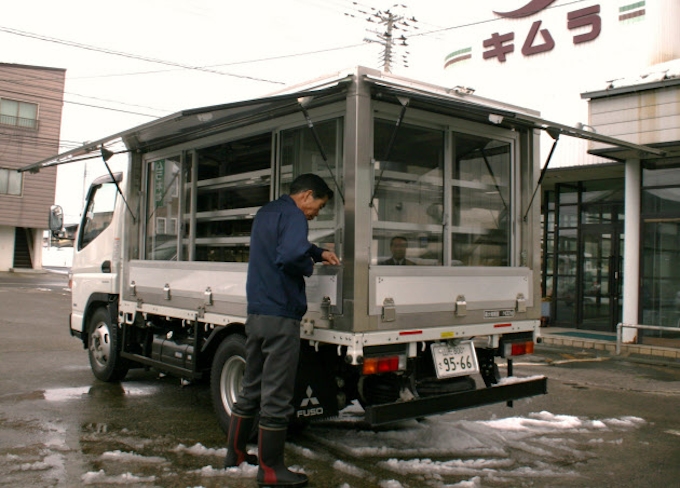 スーパーのキムラ 移動販売で 買い物弱者 救う 日本経済新聞