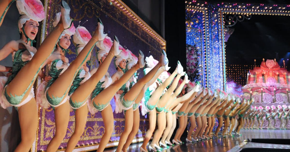 宝塚 100周年祝う公演 100人でラインダンス 日本経済新聞 宝塚 100周年祝う公演 100人でラインダンス 日本経済新聞