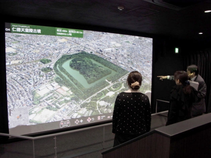 古墳cg 0インチスクリーンで 堺市博物館がシアター開設 日本経済新聞