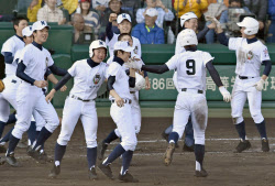 佐野日大 サヨナラ勝ちで初の8強 選抜高校野球第7日 日本経済新聞