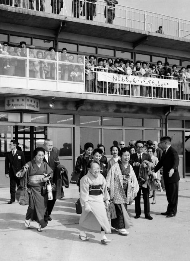 地球の歩き方 と歩く海外旅行自由化50年 Nikkei Style 地球の歩き方 と歩く海外旅行自由化50年 Nikkei Style