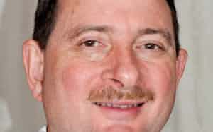 カリフォルニア大学バークレー校在学中に交換留学で来日。日本のIT(情報技術)産業にも詳しく、技術誌やウェブサイトなどでジャーナリストとして活動。日本での勤務経験もある。 カリフォルニア大学バークレー校在学中に交換留学で来日。日本のIT(情報技術)産業にも詳しく、技術誌やウェブサイトなどでジャーナリストとして活動。日本での勤務経験もある。