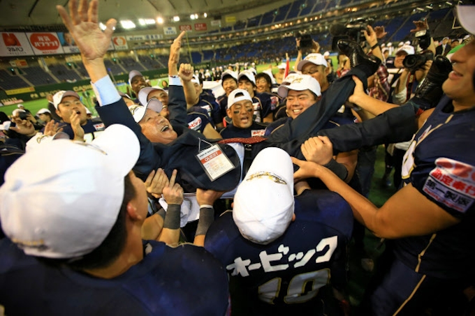 オービック アメフトに学ぶ常勝戦略 日本経済新聞