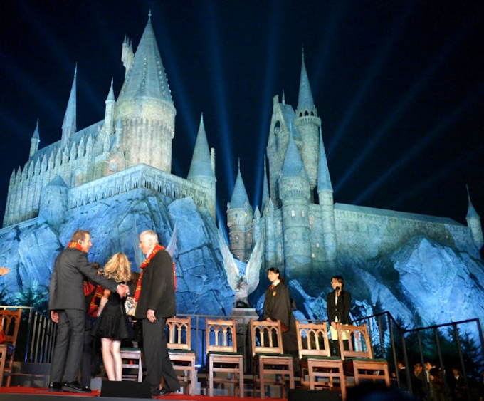 Usj ハリポタ 7月15日開業 式典に首相ら出席 日本経済新聞