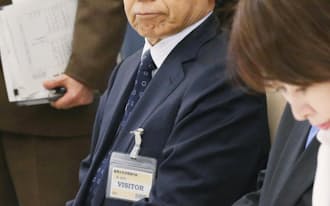 4月15日、首相官邸で開かれた物価問題に関する関係閣僚会議に出席した黒田日銀総裁