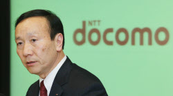Nttドコモ 15年3月営業益8 減 加藤社長 役員報酬を減額 日本経済新聞 Nttドコモ 15年3月営業益8 減 加藤社長 役員報酬を減額 日本経済新聞