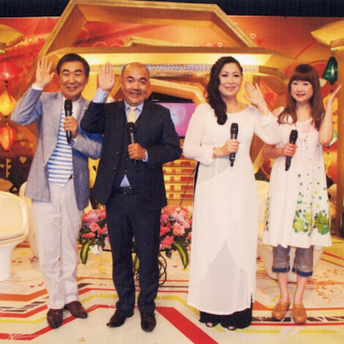 新婚さん ベトナムへ 長寿番組が開いた道 1 日本経済新聞 新婚さん ベトナムへ 長寿番組が開いた道 1 日本経済新聞